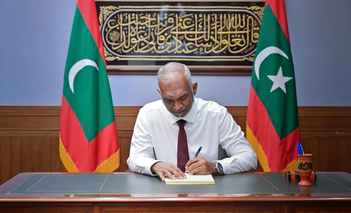 President Dr. Mohamed Muizz