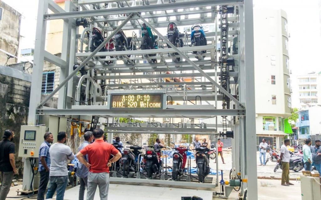 Two Multi-Storey Parking Buildings in Malé Near Construction Award