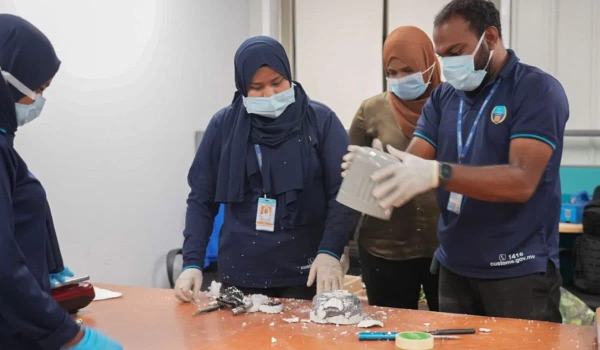 Customs Seizes Record Vape Shipment