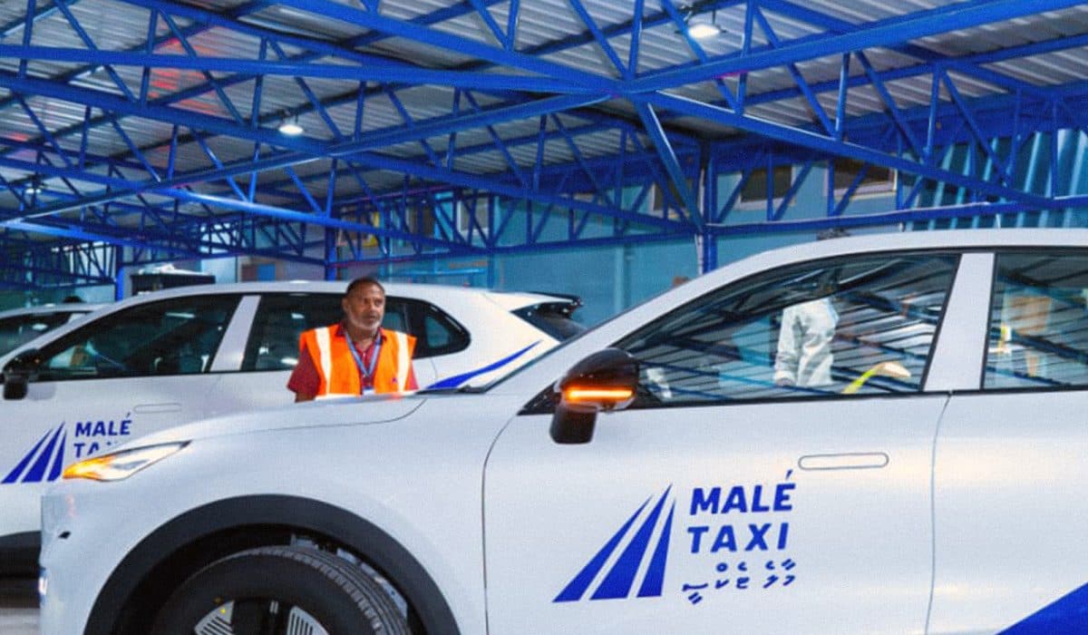 Taxi Line Gains Public Support